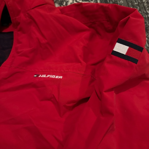 Men’s Tommy Hilfiger Lightweight Jacket - Picture 3 of 9